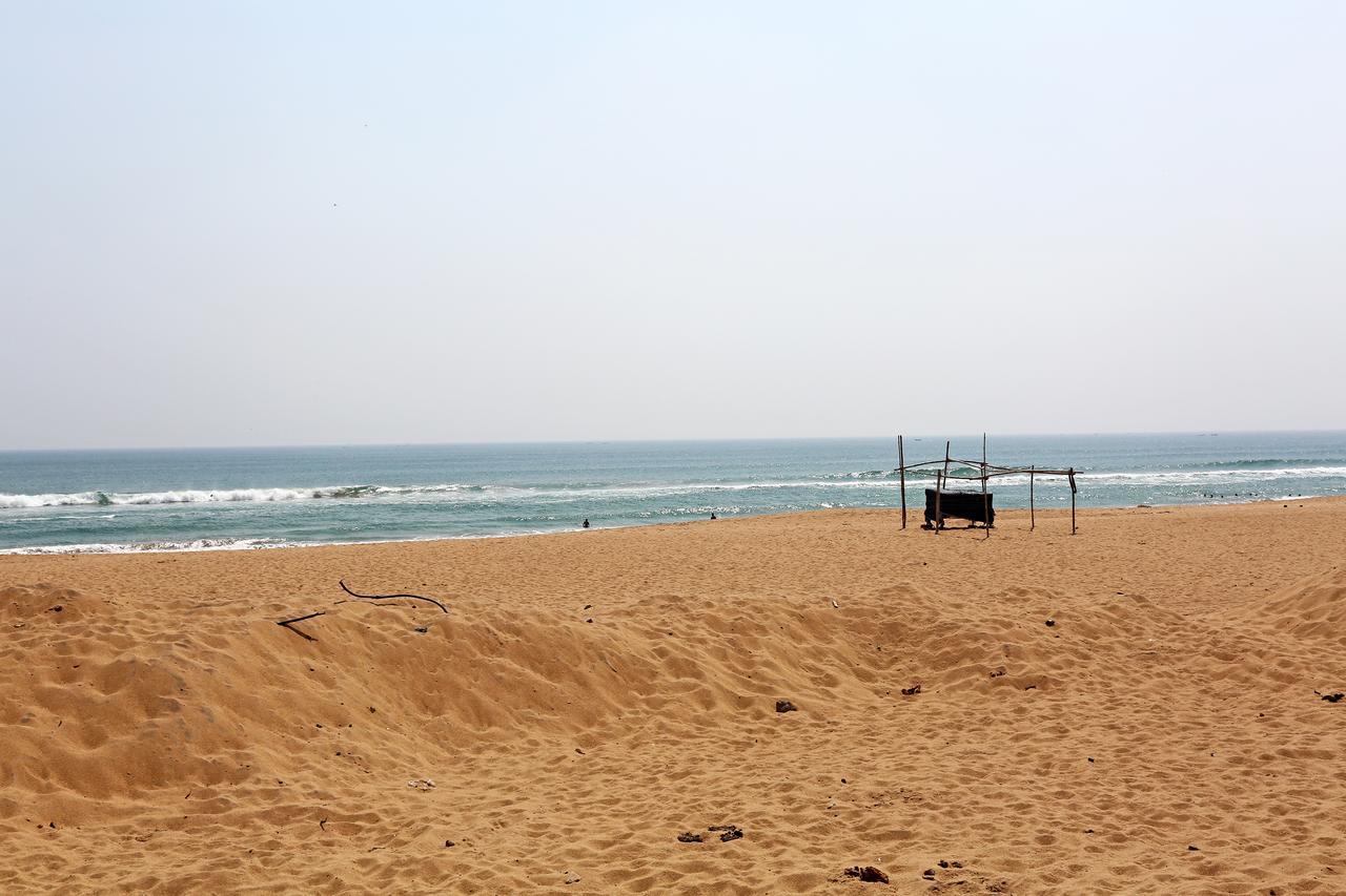 Hotel On Call Puri Laxmi Beach Resort Екстер'єр фото